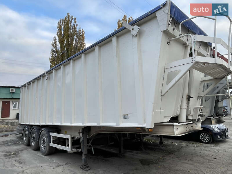 Зерновоз - полуприцеп Benalu С34 2008 в Киеве