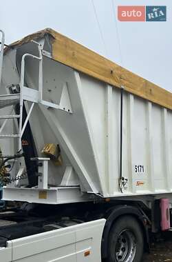 Самосвал полуприцеп Benalu T 2004 в Николаеве