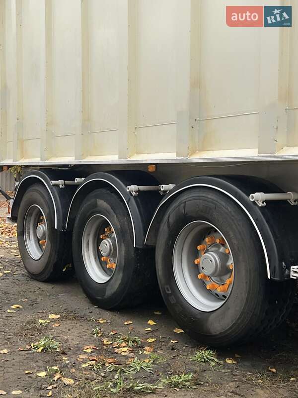 Самосвал полуприцеп Benalu T 2004 в Николаеве