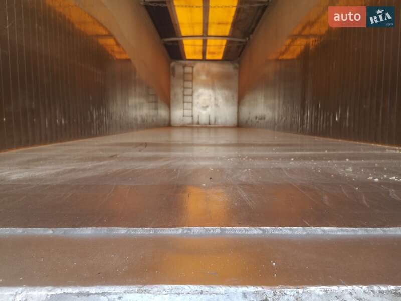 Зерновоз - полуприцеп Benalu TF34C1 1996 в Киеве