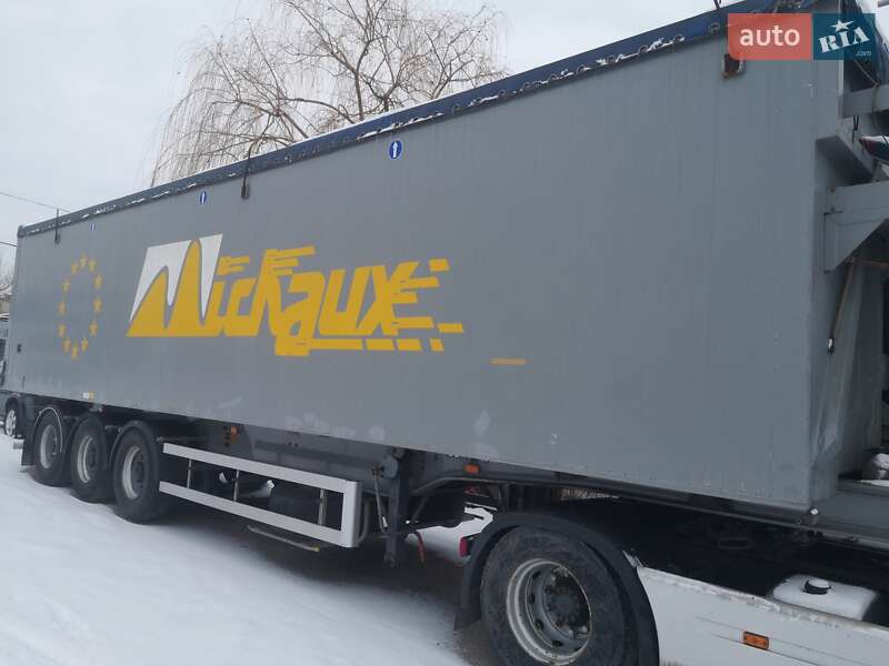 Зерновоз - полуприцеп Benalu TF34C1 1996 в Киеве