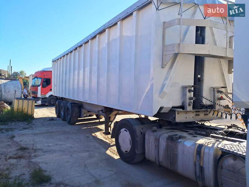 Зерновоз - полуприцеп Benalu TF34C1 1995 в Калуше