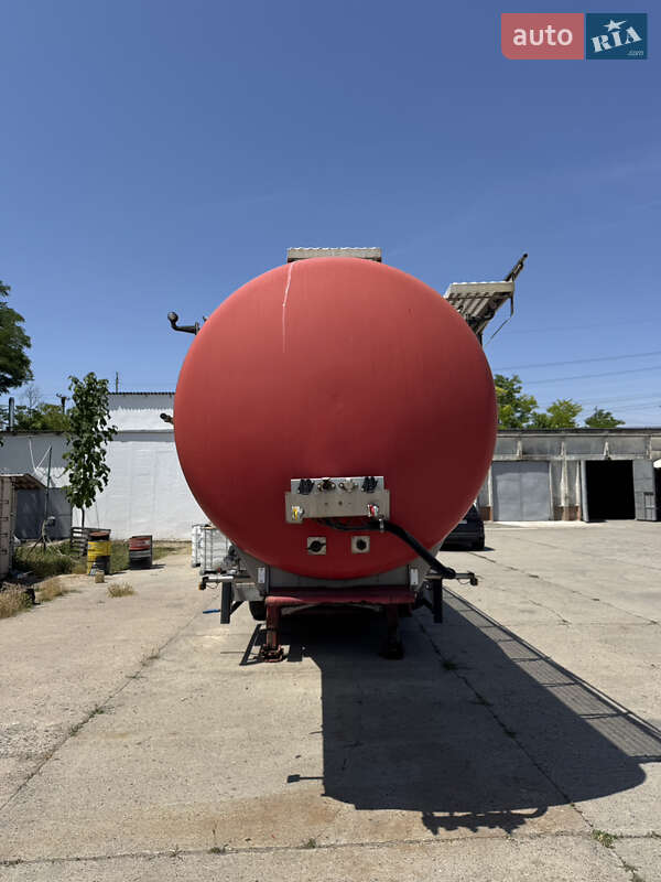 Цистерна полуприцеп Benalu TF 2003 в Одессе