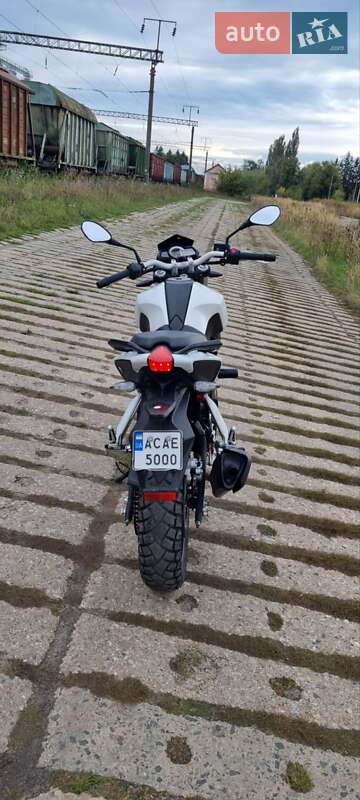 Мотоцикл Без обтекателей (Naked bike) Benelli TNT 25 2020 в Дерно фото 12 Мотоцикл Без обтекателей (Naked bike) Benelli TNT 25 2020 в Дерно