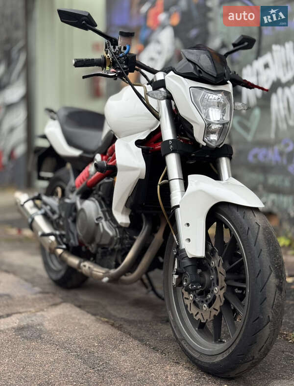 Мотоцикл Без обтекателей (Naked bike) Benelli TNT 300 2015 в Киеве фото 2 Мотоцикл Без обтекателей (Naked bike) Benelli TNT 300 2015 в Киеве