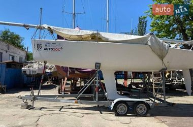 Парусная яхта Beneteau Barracuda 1997 в Киеве