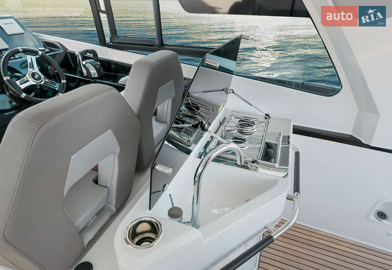 Моторная яхта Beneteau Gran Turismo 2022 в Киеве фото 9 Моторная яхта Beneteau Gran Turismo 2022 в Киеве