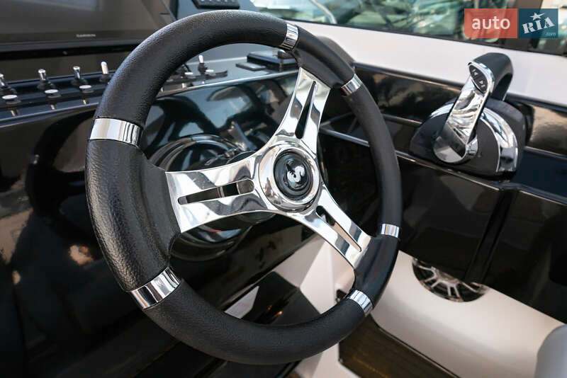 Моторная яхта Beneteau Gran Turismo 2022 в Киеве фото 11 Моторная яхта Beneteau Gran Turismo 2022 в Киеве