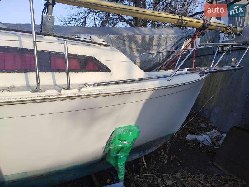 Парусная яхта Beneteau Oceanis 1987 в Киеве