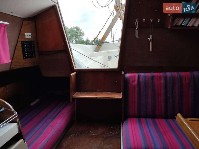 Парусная яхта Beneteau Oceanis 1987 в Киеве