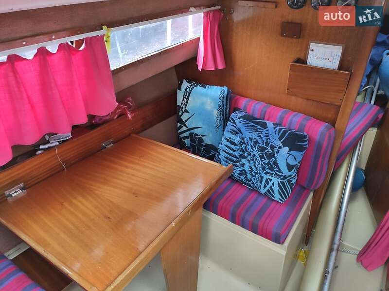 Парусная яхта Beneteau Oceanis 1987 в Киеве