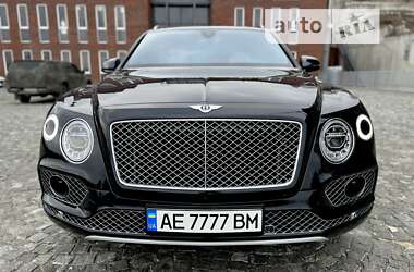 Внедорожник / Кроссовер Bentley Bentayga 2019 в 