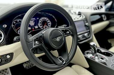 Внедорожник / Кроссовер Bentley Bentayga 2019 в 