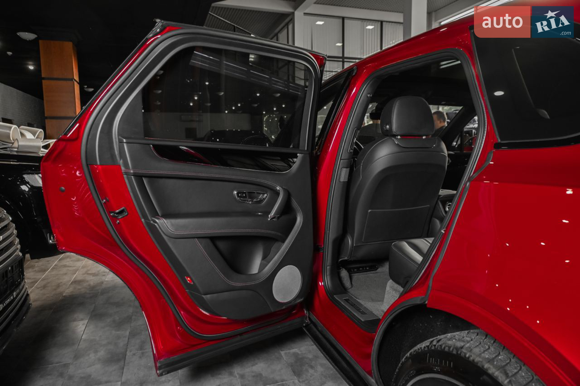 2018 Bentley Bentayga - мініатюра 29