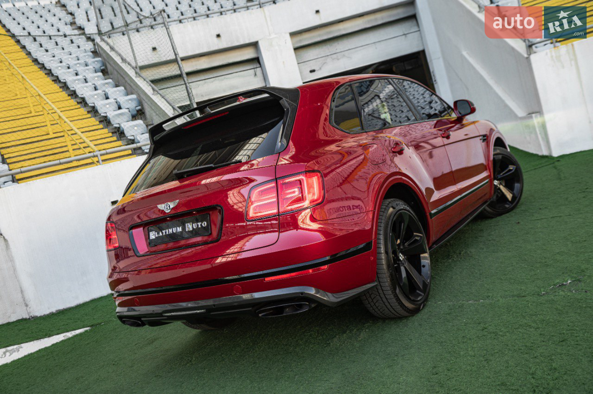 2018 Bentley Bentayga - мініатюра 15