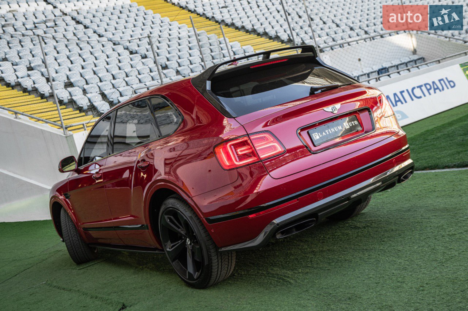 2018 Bentley Bentayga - мініатюра 9