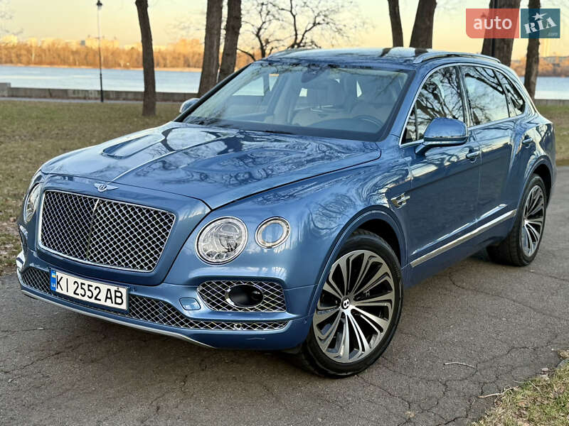 Внедорожник / Кроссовер Bentley Bentayga 2016 в Киеве