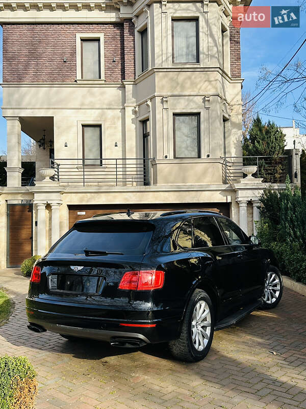 Внедорожник / Кроссовер Bentley Bentayga 2016 в Одессе фото 17 Внедорожник / Кроссовер Bentley Bentayga 2016 в Одессе