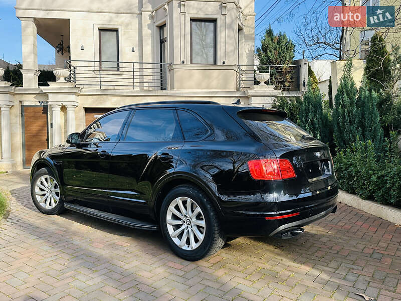 Внедорожник / Кроссовер Bentley Bentayga 2016 в Одессе фото 22 Внедорожник / Кроссовер Bentley Bentayga 2016 в Одессе