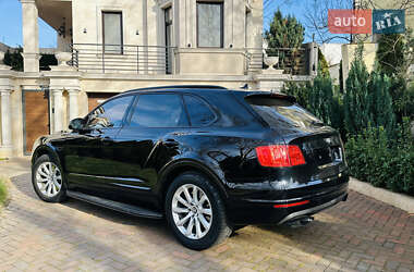 Внедорожник / Кроссовер Bentley Bentayga 2016 в 