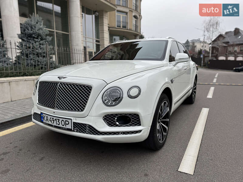 Внедорожник / Кроссовер Bentley Bentayga 2017 в Киеве