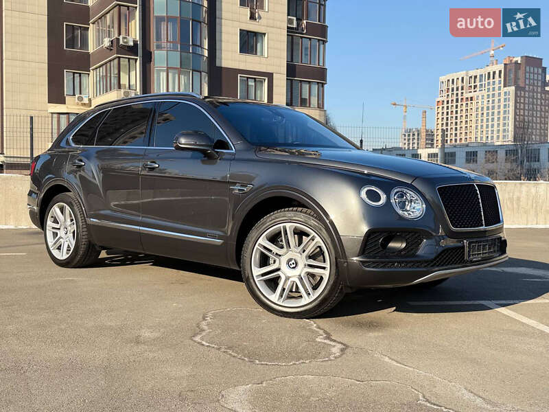Внедорожник / Кроссовер Bentley Bentayga 2017 в Киеве