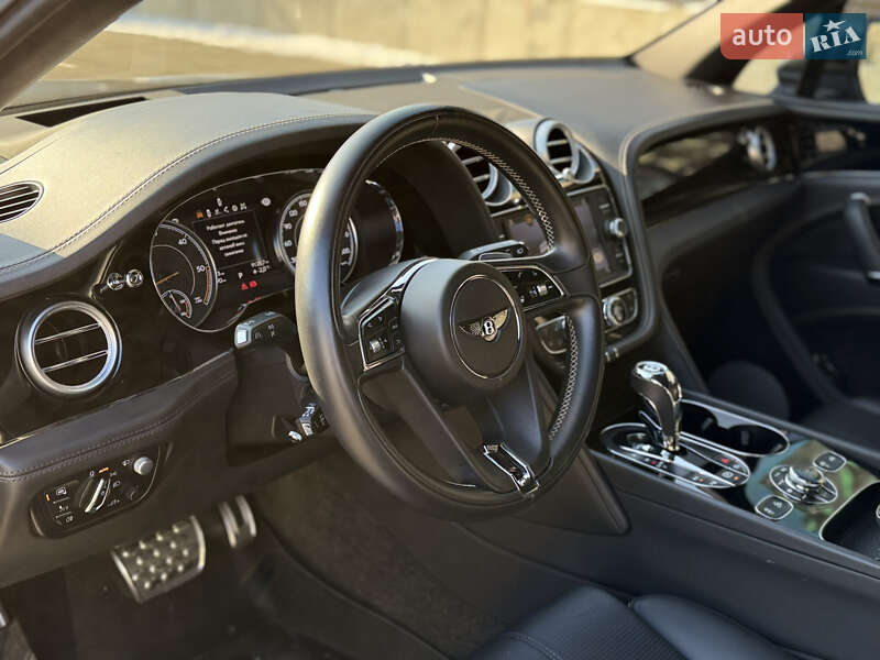 Внедорожник / Кроссовер Bentley Bentayga 2017 в Киеве