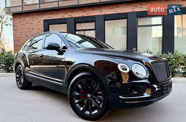 Внедорожник / Кроссовер Bentley Bentayga 2016 в 