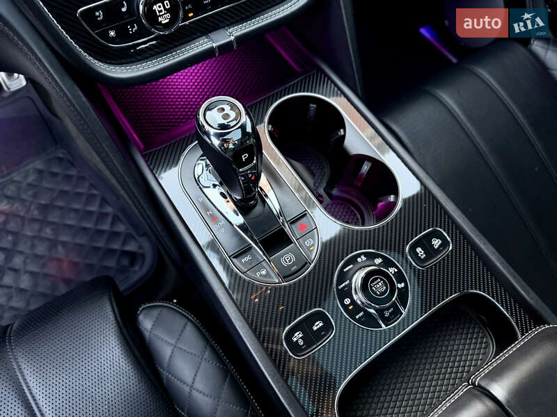 Внедорожник / Кроссовер Bentley Bentayga 2016 в Львове