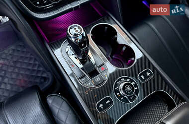 Внедорожник / Кроссовер Bentley Bentayga 2016 в 