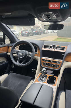 Внедорожник / Кроссовер Bentley Bentayga 2021 в 