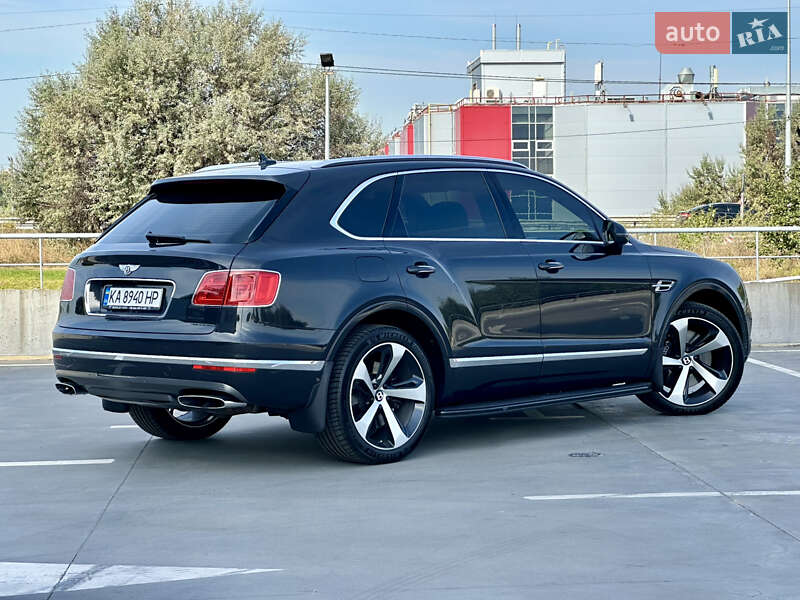 Внедорожник / Кроссовер Bentley Bentayga 2016 в Киеве