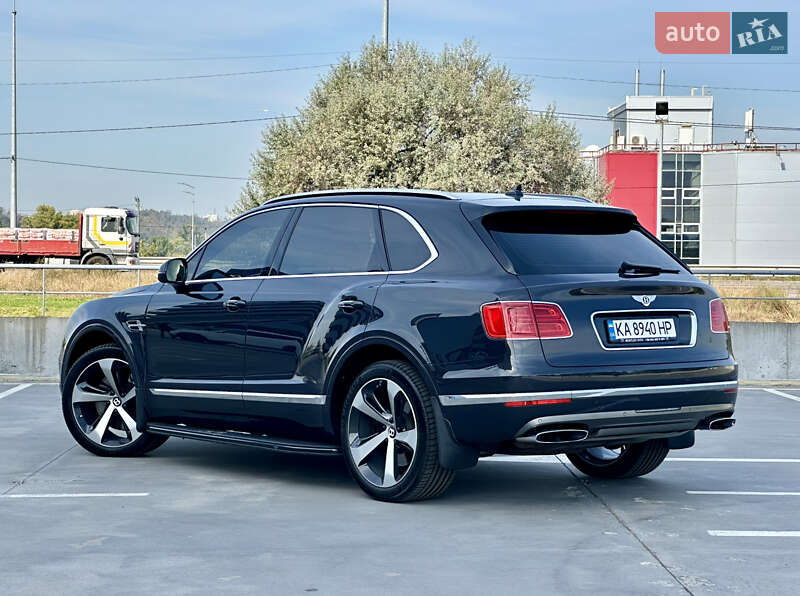 Внедорожник / Кроссовер Bentley Bentayga 2016 в Киеве