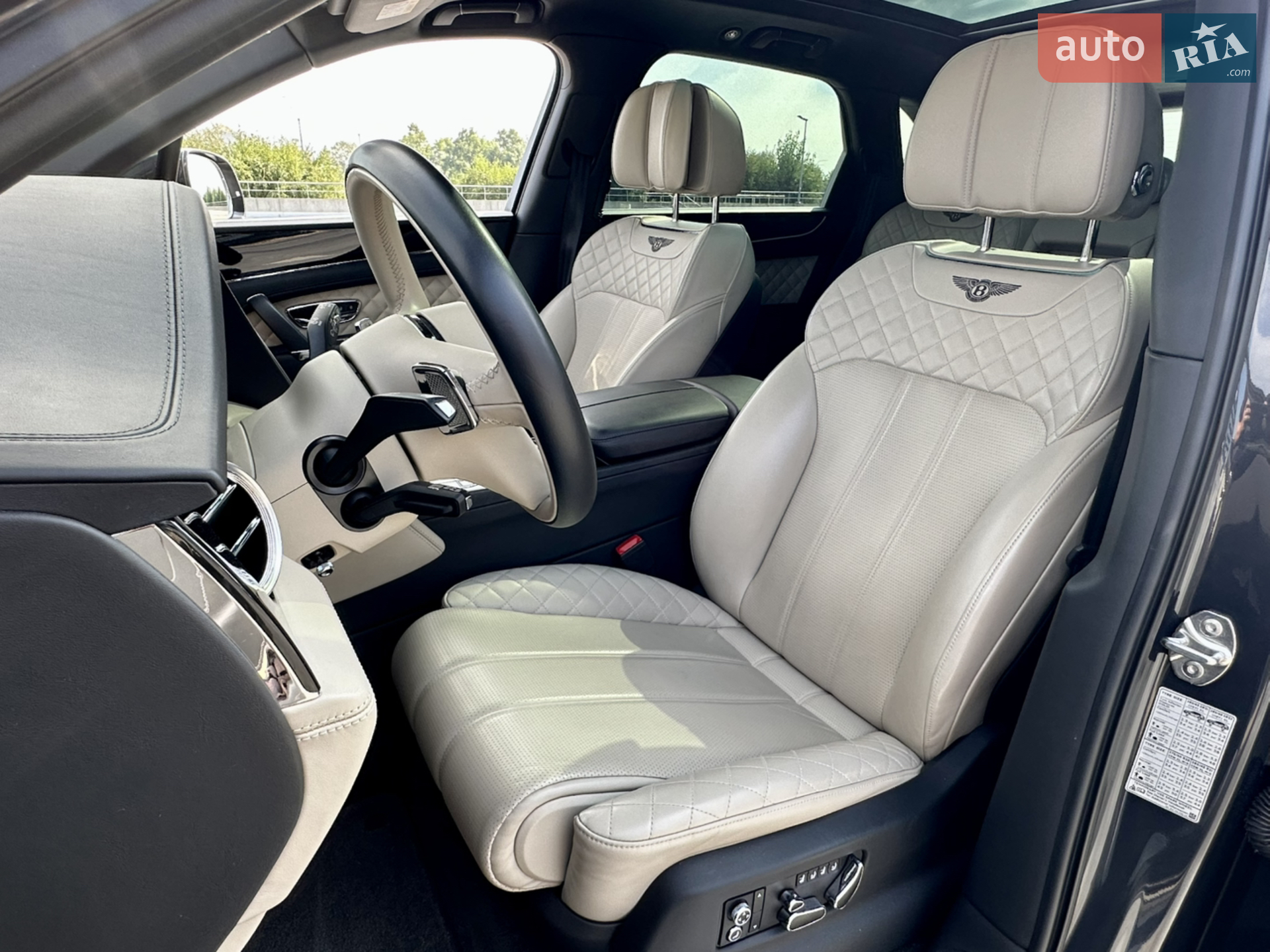 2016 Bentley Bentayga - мініатюра 20