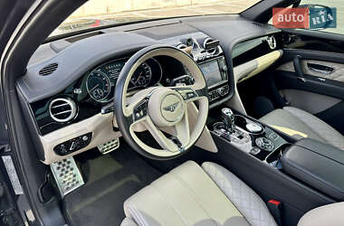 Внедорожник / Кроссовер Bentley Bentayga 2016 в 