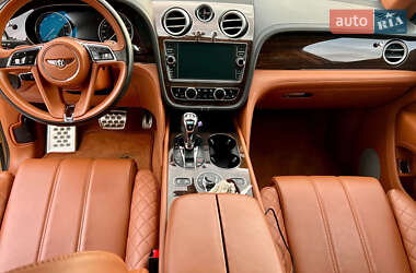 Внедорожник / Кроссовер Bentley Bentayga 2017 в 