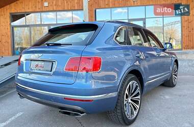 Внедорожник / Кроссовер Bentley Bentayga 2016 в 