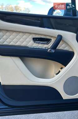 Внедорожник / Кроссовер Bentley Bentayga 2016 в 