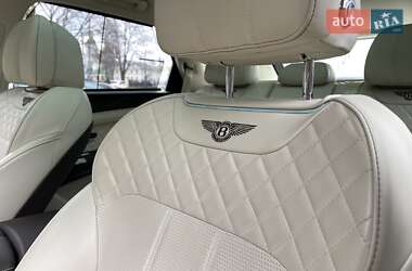Внедорожник / Кроссовер Bentley Bentayga 2017 в 