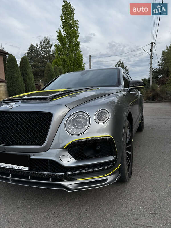 Внедорожник / Кроссовер Bentley Bentayga 2019 в Запорожье