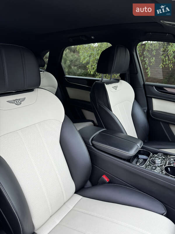 Внедорожник / Кроссовер Bentley Bentayga 2019 в Запорожье