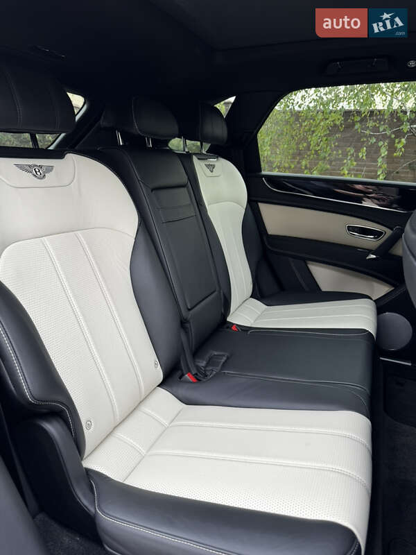 Внедорожник / Кроссовер Bentley Bentayga 2019 в Запорожье