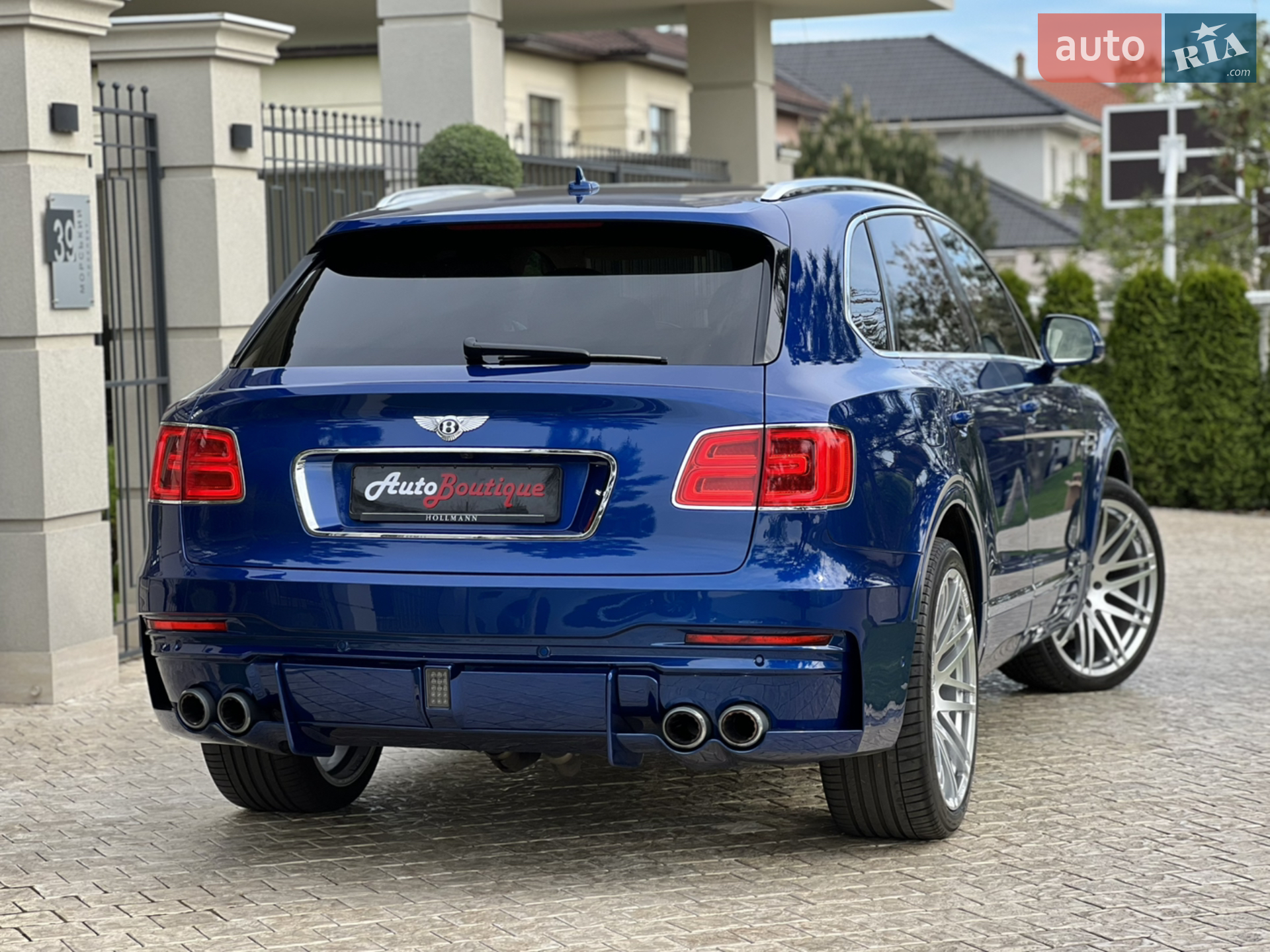 2017 Bentley Bentayga - мініатюра 14