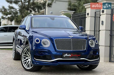Внедорожник / Кроссовер Bentley Bentayga 2017 в 