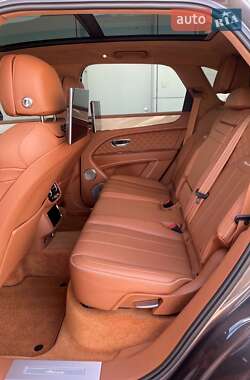 Внедорожник / Кроссовер Bentley Bentayga 2023 в 