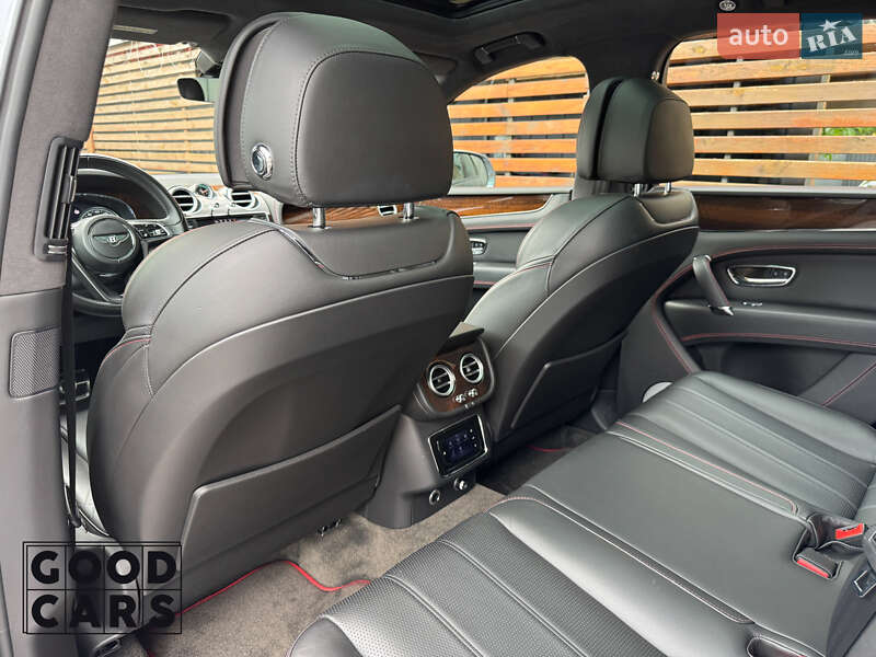 Внедорожник / Кроссовер Bentley Bentayga 2017 в Одессе