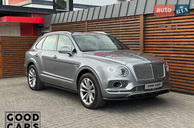 Внедорожник / Кроссовер Bentley Bentayga 2017 в 