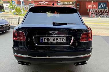 Внедорожник / Кроссовер Bentley Bentayga 2017 в 