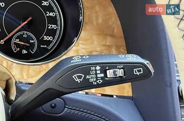 Внедорожник / Кроссовер Bentley Bentayga 2017 в 