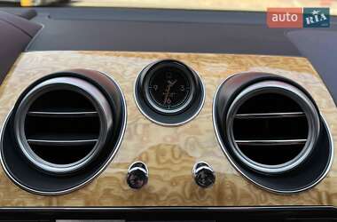 Внедорожник / Кроссовер Bentley Bentayga 2017 в 